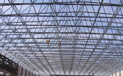 兴海钢结构厂房屋面板及保温层安装