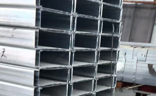 兴海C型钢选型与在轻兴海钢结构中的应用解析